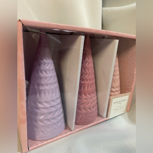 Cupcakes & cashmere Christmas decor - Picture 3 of 4